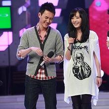 明星同款灰色开衫,轻松打造优雅气质