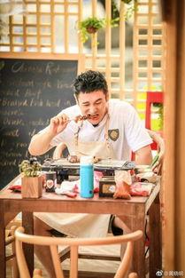 明星孩子晚餐视频播放,温馨画面引网友热议