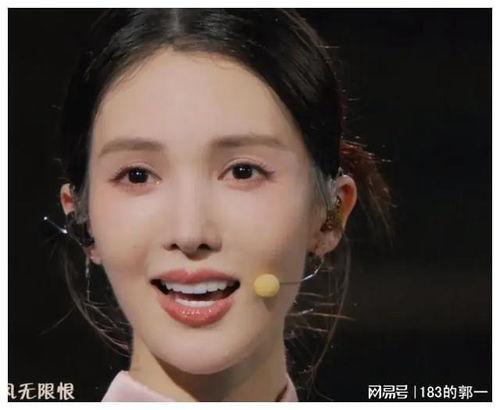 鼻歪的明星,揭秘他们独特魅力的秘密武器