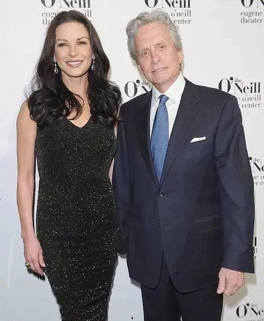 美国赚钱明星家庭,揭秘赚钱明星家庭的秘密